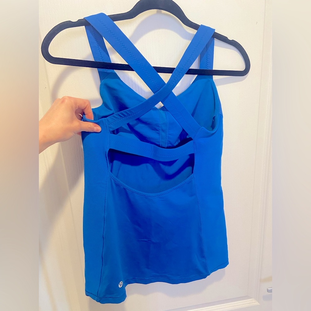 Lululemon woman’s top